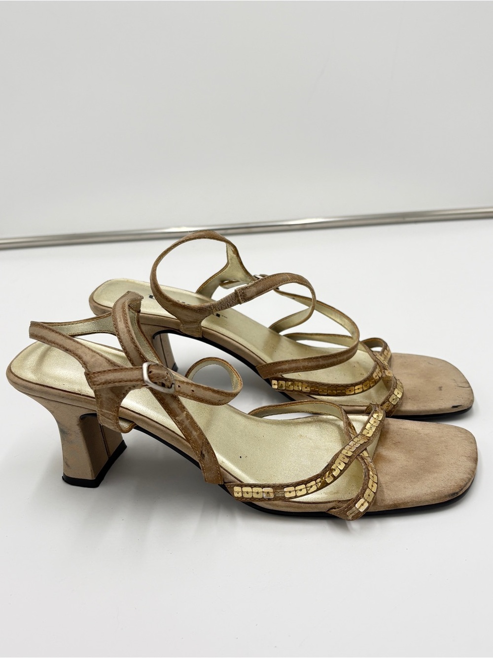 Vtg Unlisted Fairycore Sequin Strappy Sandals Kitten Low Block Heels Size 8.5